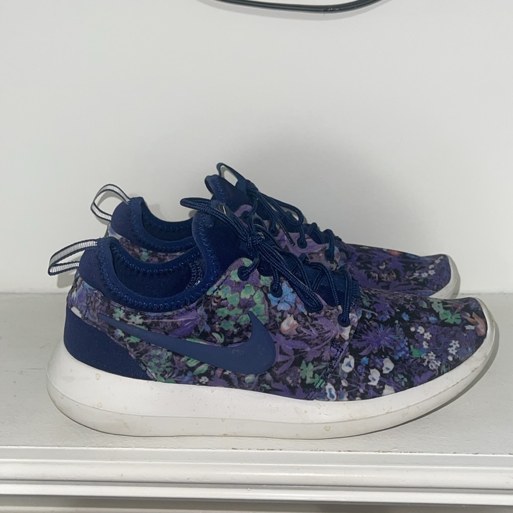💜💙 Nike Roshe Two Floral Print Binary Blue Sneakers 💙💜